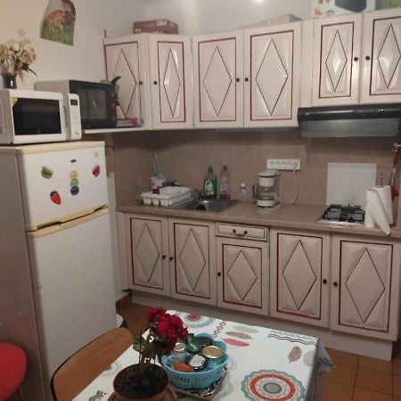 F1 Chambre Et Cuisine Reynès 外观 照片