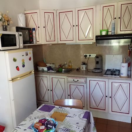 F1 Chambre Et Cuisine Reynès 外观 照片