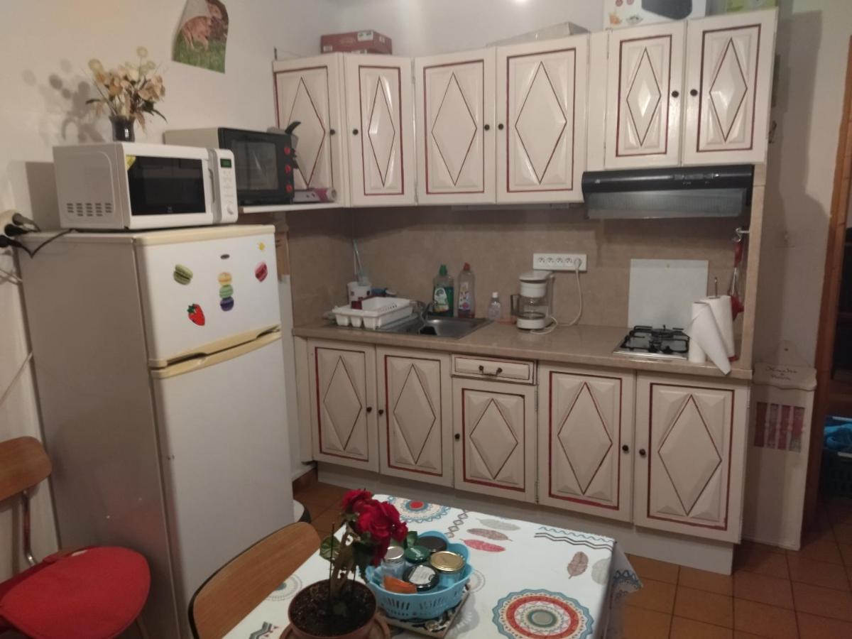F1 Chambre Et Cuisine Reynès 外观 照片